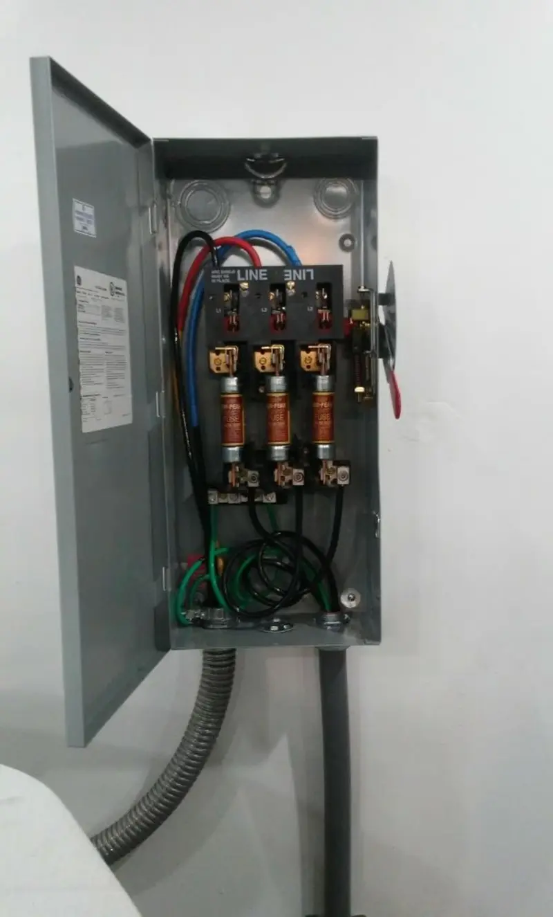 Three-phase disconnect switch installed for Electrical Wiring & Rewiring in Hypoluxo